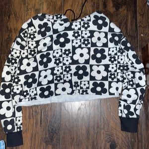 Wild fable size L half hoodie